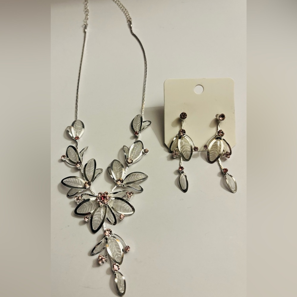VTG Christina Collection Floral Silver and Pink Necklace Set